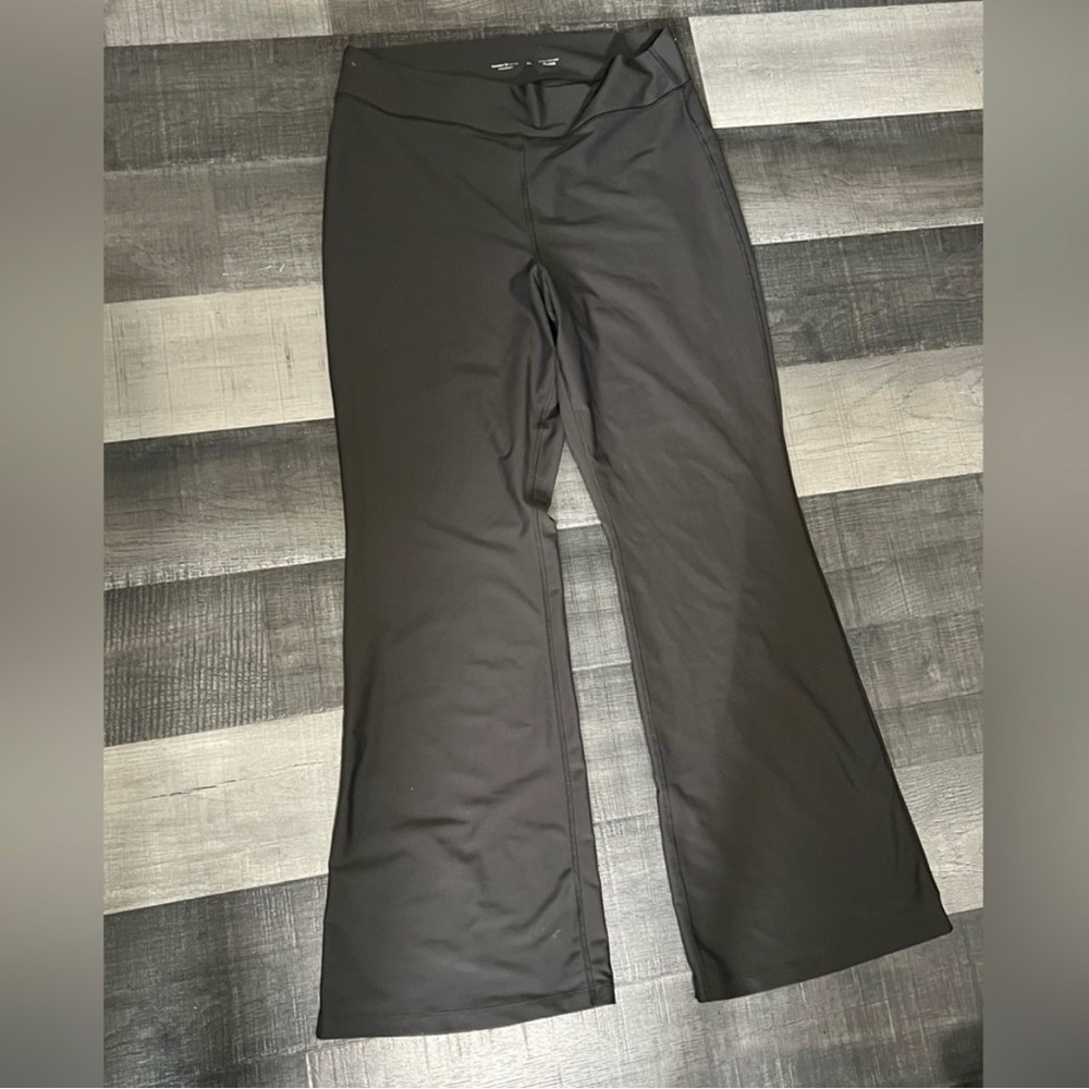 🛍️Old navy flare leggings high waisted🛍️ 3/$15